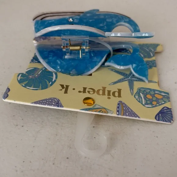 Piper K Blue Whale Hair Clip - Picture 3 of 4